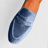 Llnica Mocasines de Terciopelo Azul con Detalle Patchwork y Punta Redonda